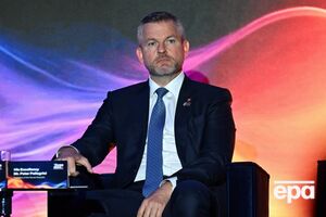 Согласно конституции Словакии, президент обязан объявить референдум, если этого путем представления петиции требует не менее 350 тыс. граждан