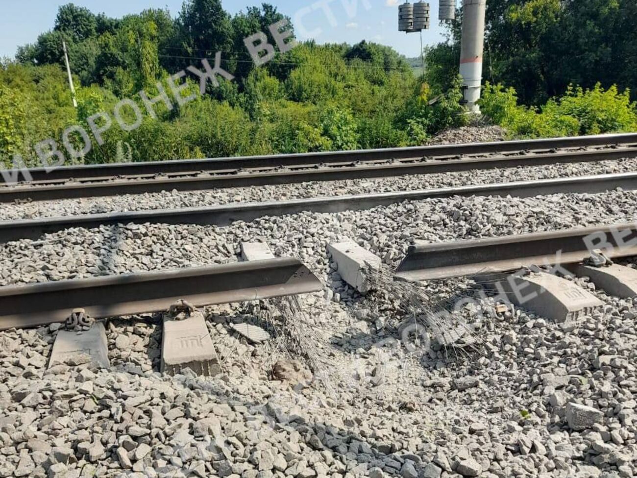 Взрыв произошел между станциями Евдаково и Сагуны