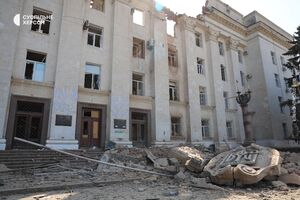 Оккупанты сбили герб Украины