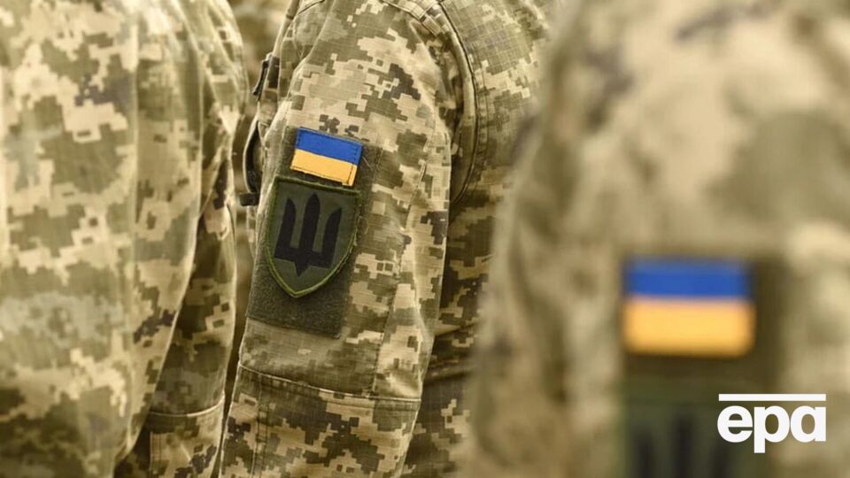 В сети появилось видео, на котором, как утверждают, в сборном пункте в районе ДВРЗ произошли беспорядки с участием мобилизованных