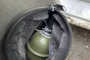 Побоюючись за своє життя, постраждалий зателефонував дружині, яка переказала на рахунок одного з нападників 5 тис. грн