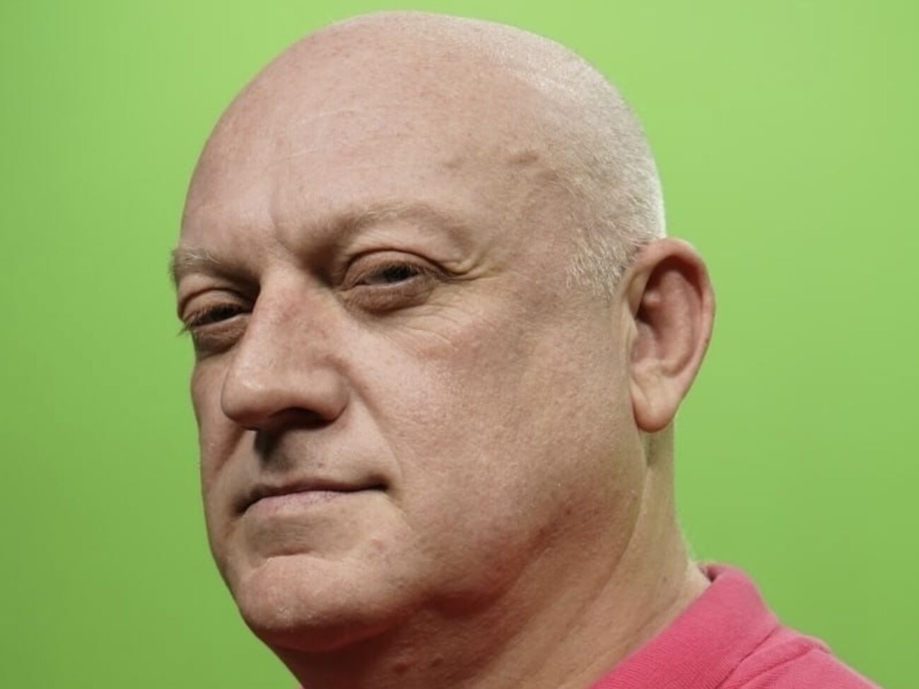 Карпунцов угрожал пистолетом в туалете, а теперь изображает борца за правду в Facebook