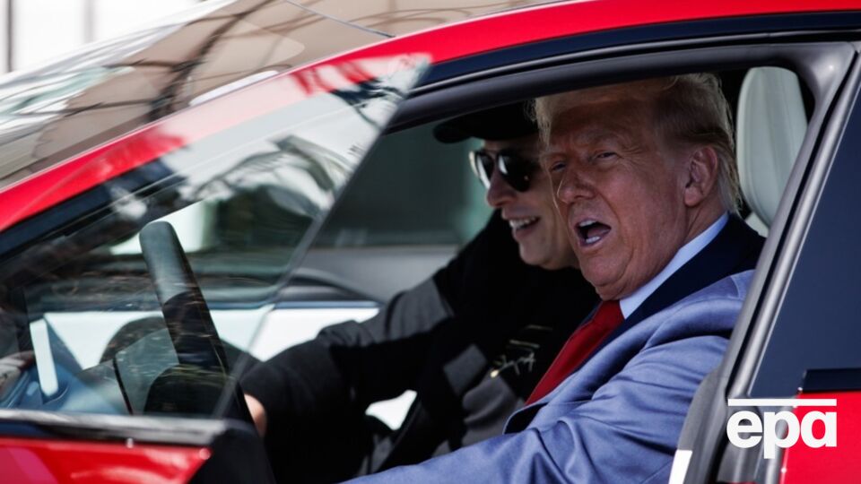 Трамп заявил, что автомобили Маска "никому не нужны"