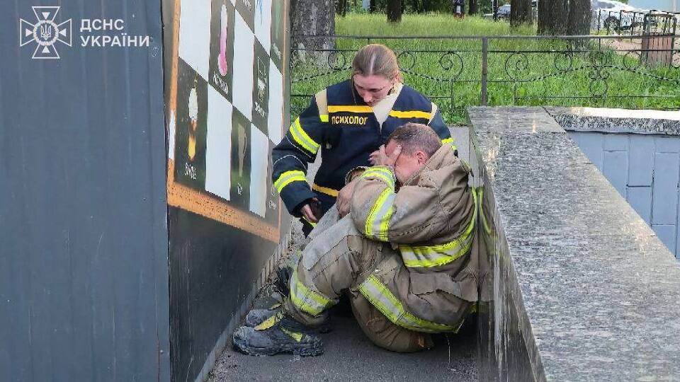 Поранено 14 співробітників ДСНС