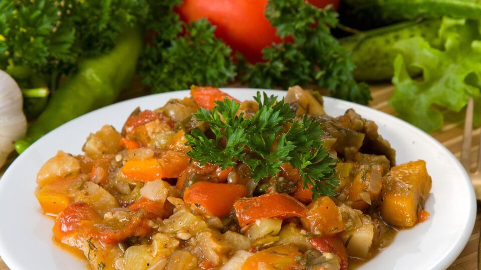 Рагу можно подавать как самостоятельное блюдо