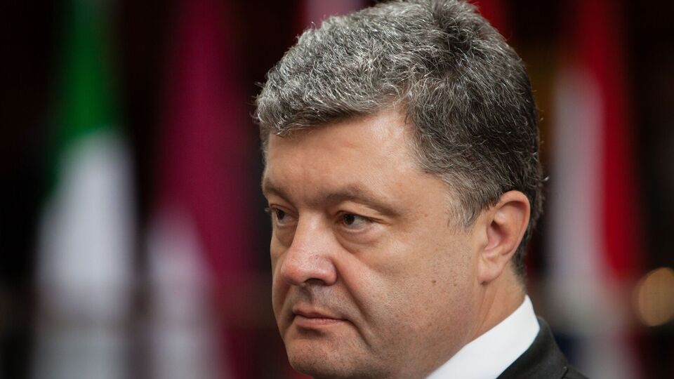 Сегодня Порошенко задает цены на землю для всей страны, заявил эксперт
