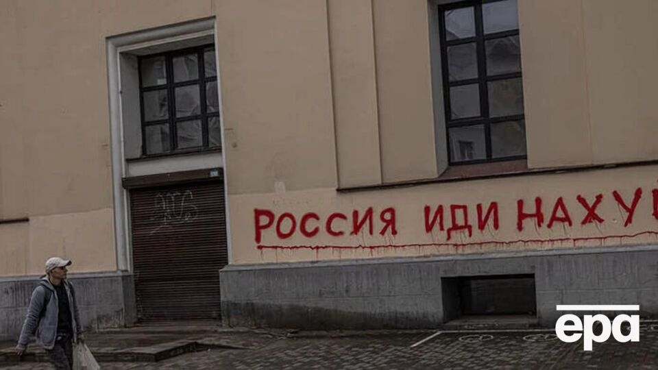 Опрос проводился по телефону на основе случайной выборки мобильных телефонных номеров