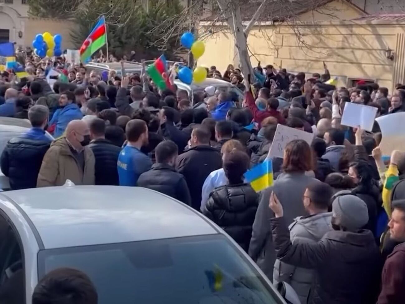 В фильме использованы архивные кадры, а также реальные съемки