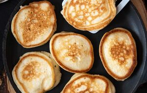 Соду нужно добавлять в тесто, когда оно уже вымешано