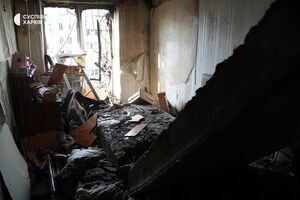 Женщину придавило плитой с этажа выше