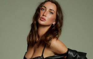 Різатдінова сама виховує сина