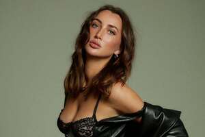 Різатдінова сама виховує сина