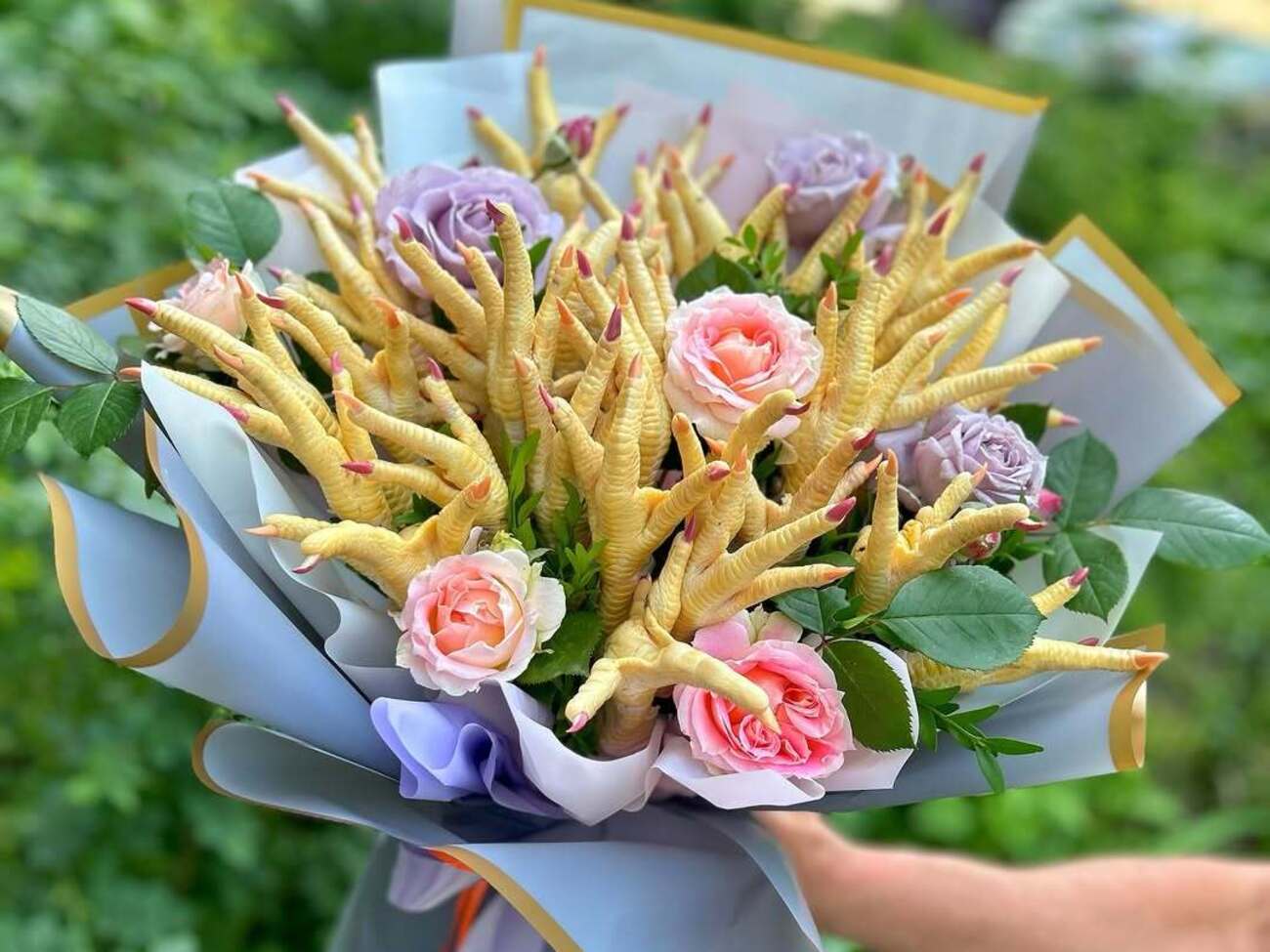 Сообщение с фотографией букета понравилось более 17 тыс. подписчиков