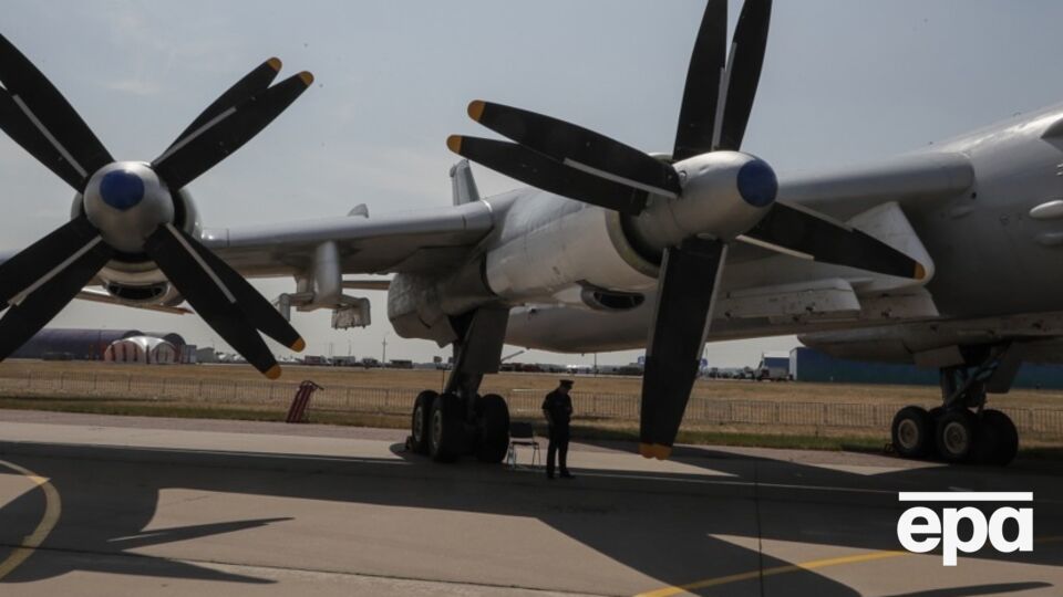 Аналитик пишет о возведении туннелевидных и усиленных укрытий на аэродромах РФ