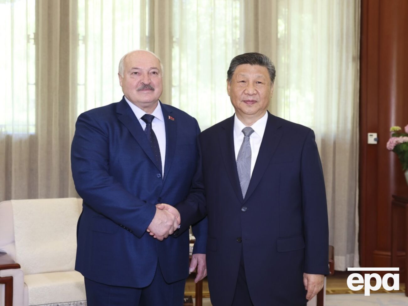 Лукашенко розповів, чому й де мав би стояти пам'ятник його другу Сі Цзіньпіну в Білорусі