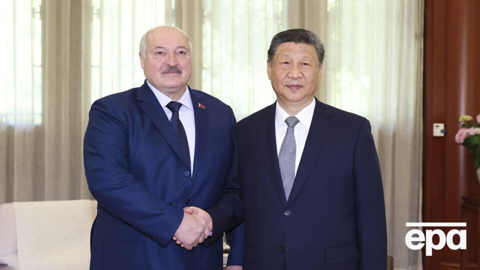 Лукашенко розповів, чому й де мав би стояти пам'ятник його другу Сі Цзіньпіну в Білорусі