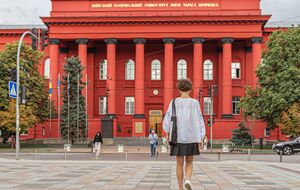 Замминистра образования пояснил, что опирается на данные пограничников и результаты регистрации на НМТ