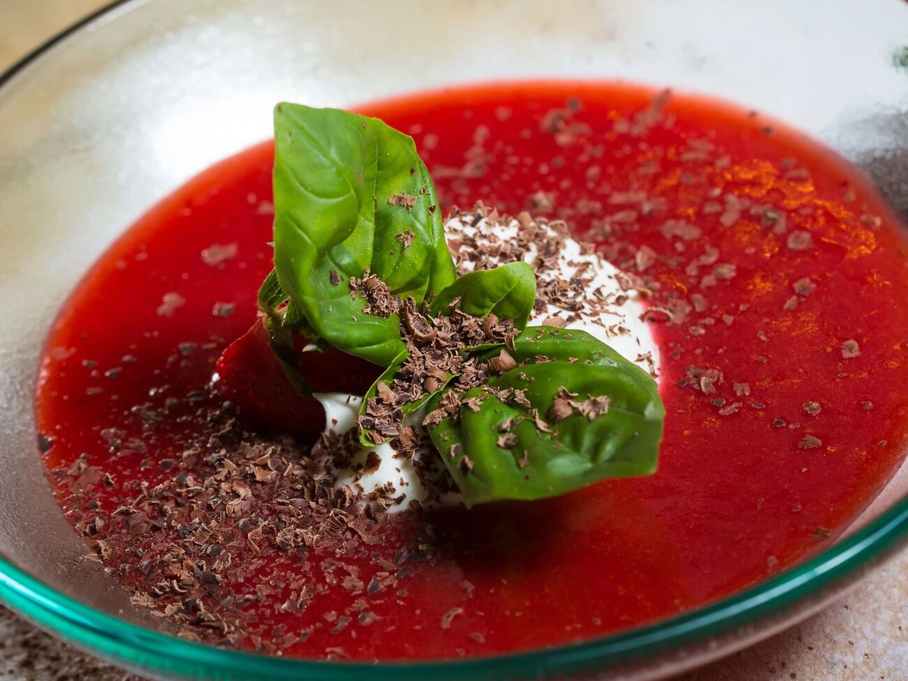 Полуничний суп подають охолодженим