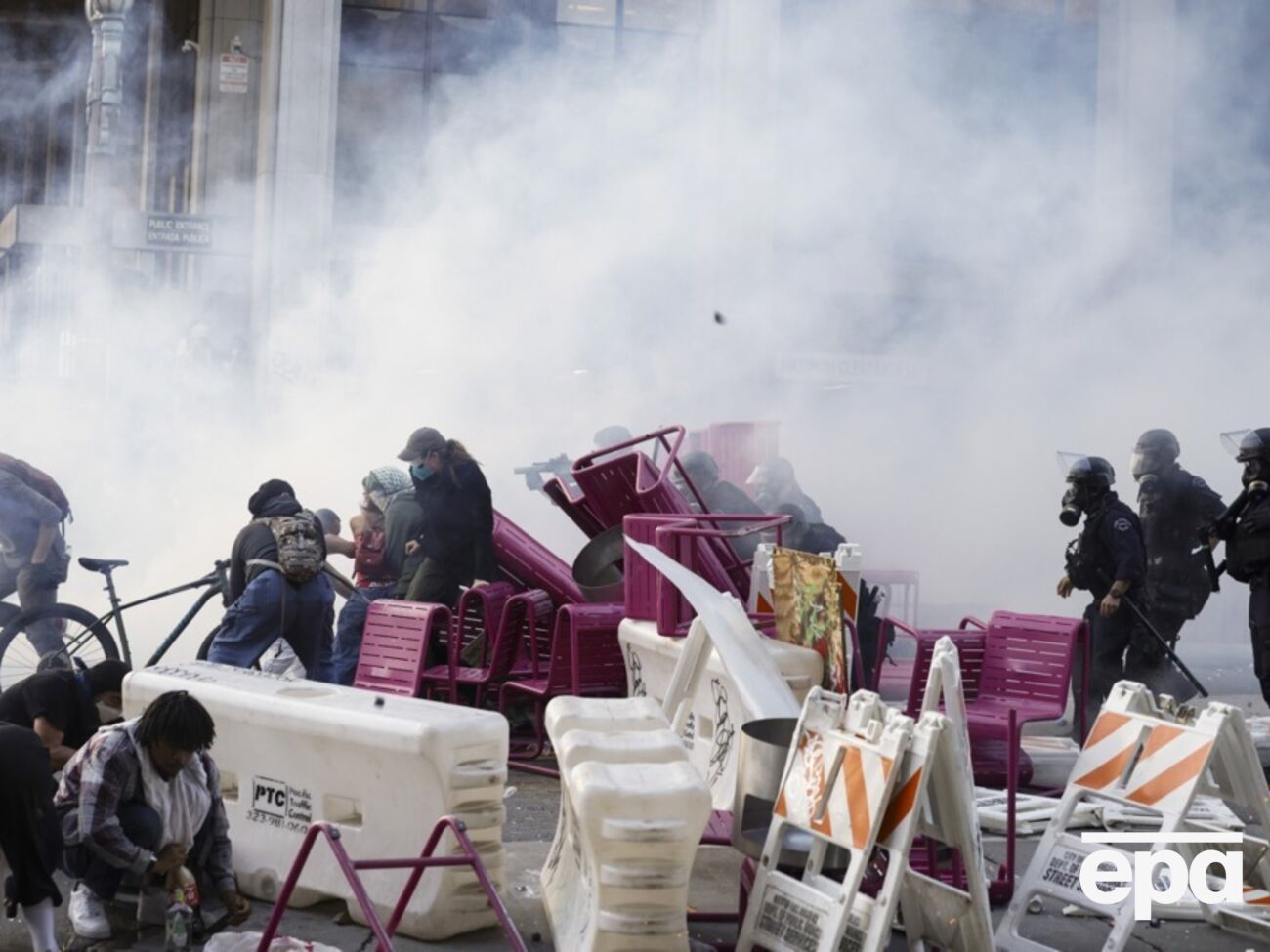 Протести в Каліфорнії тривають три дні