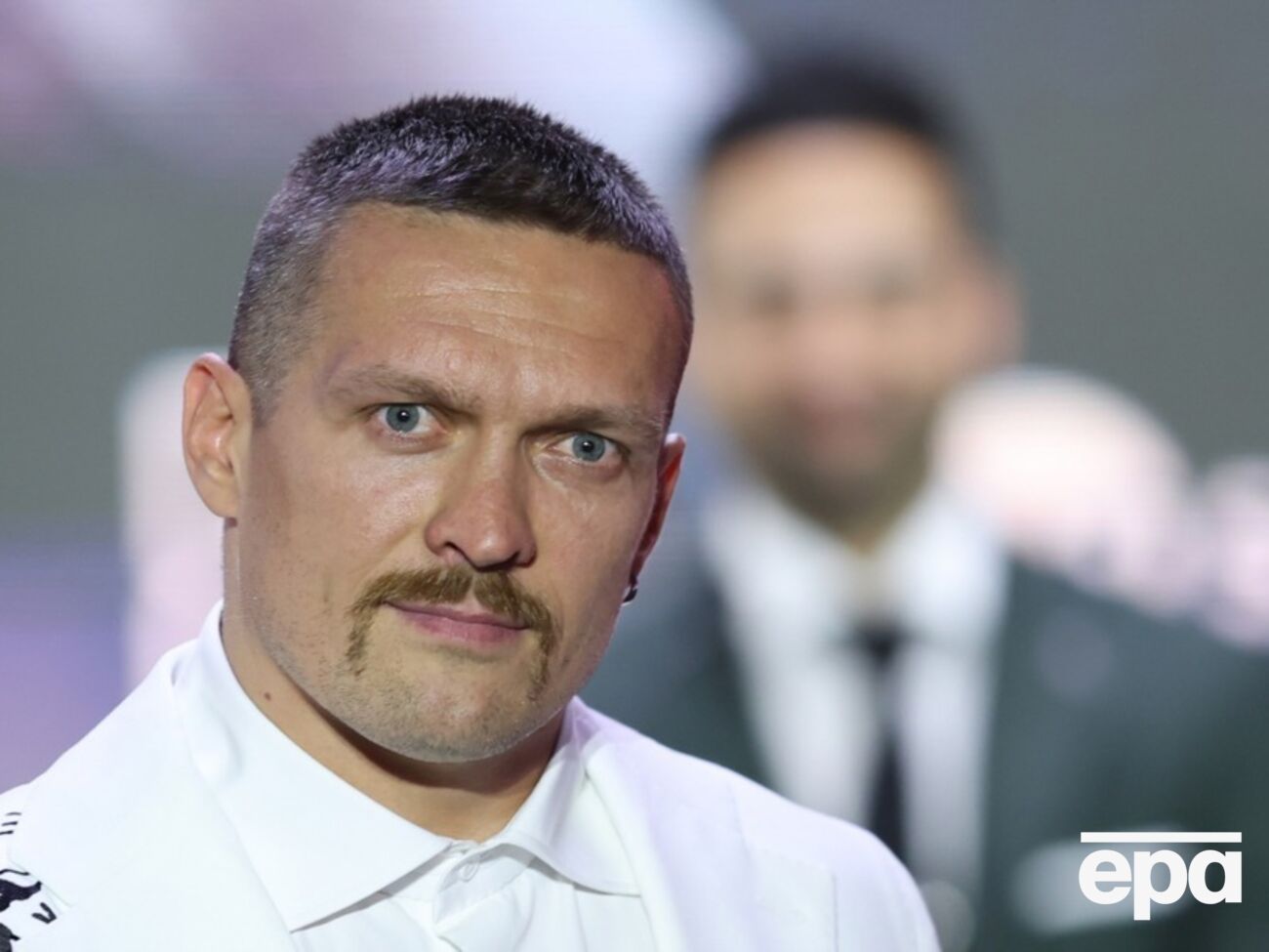 Усик – Трампу: Живи, будь ласка, в Україні і спостерігай