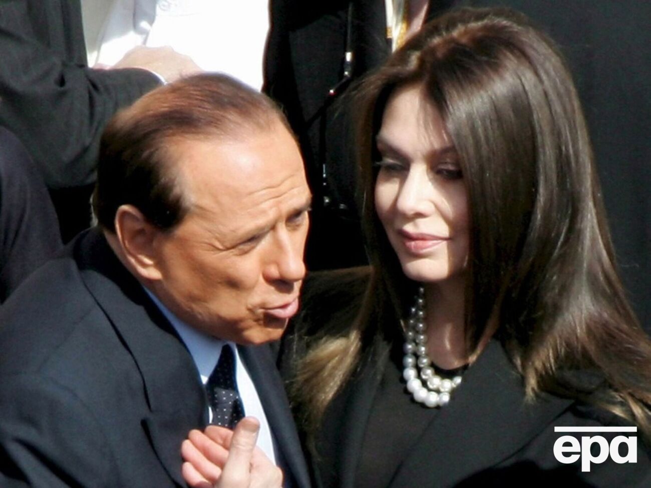 Жена Берлускони подала на развод, узнав об его изменах
