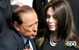 Жена Берлускони подала на развод, узнав об его изменах