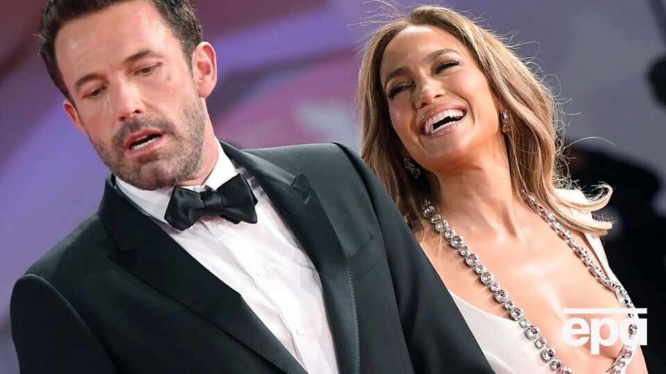 По информации СМИ, Аффлек не хочет иметь ничего общего с Лопес