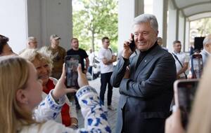 Після запровадження санкцій Порошенко подарував $1 млн своїм дітям, а не ЗСУ, зазначив Іванов