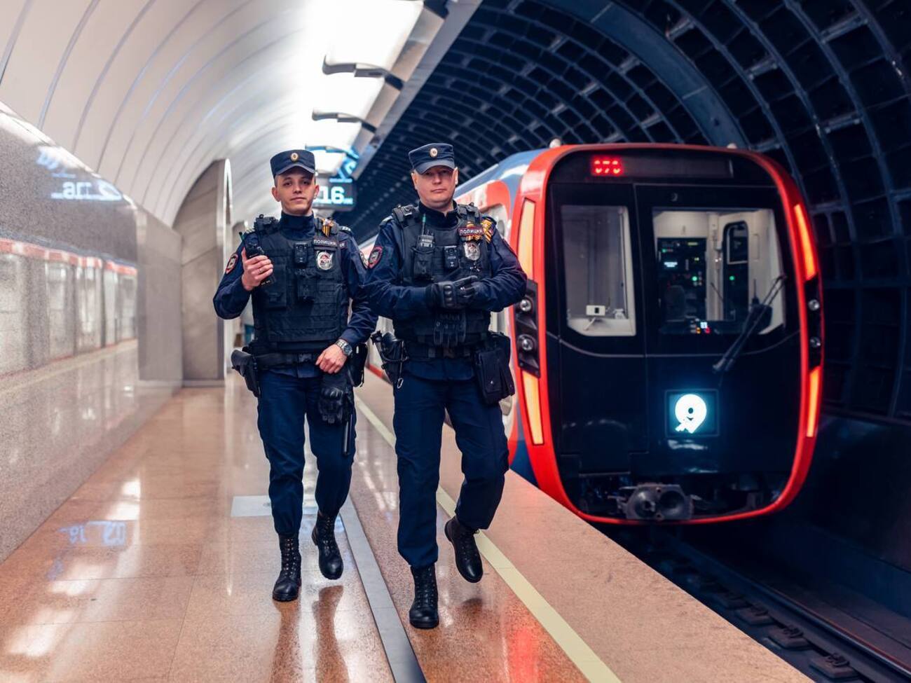 Следователи в Екатеринбурге провели десятки рейдов, направленных против этнических азербайджанцев