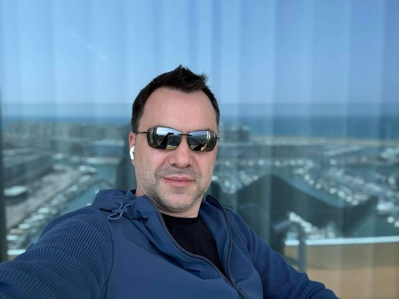 Арестович рассказал, как во время прогулки за границей к нему подошел мужчина и сказал, что хочет его ударить за предательство Украины