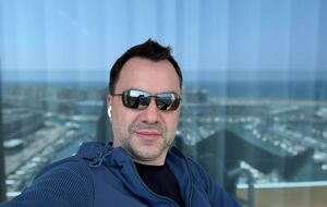 Арестович рассказал, как во время прогулки за границей к нему подошел мужчина и сказал, что хочет его ударить за предательство Украины