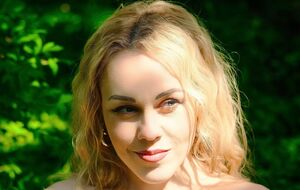Тополя: У меня два матрасика, на которых я сплю. У меня работает плита, у меня есть вода. Жить можно