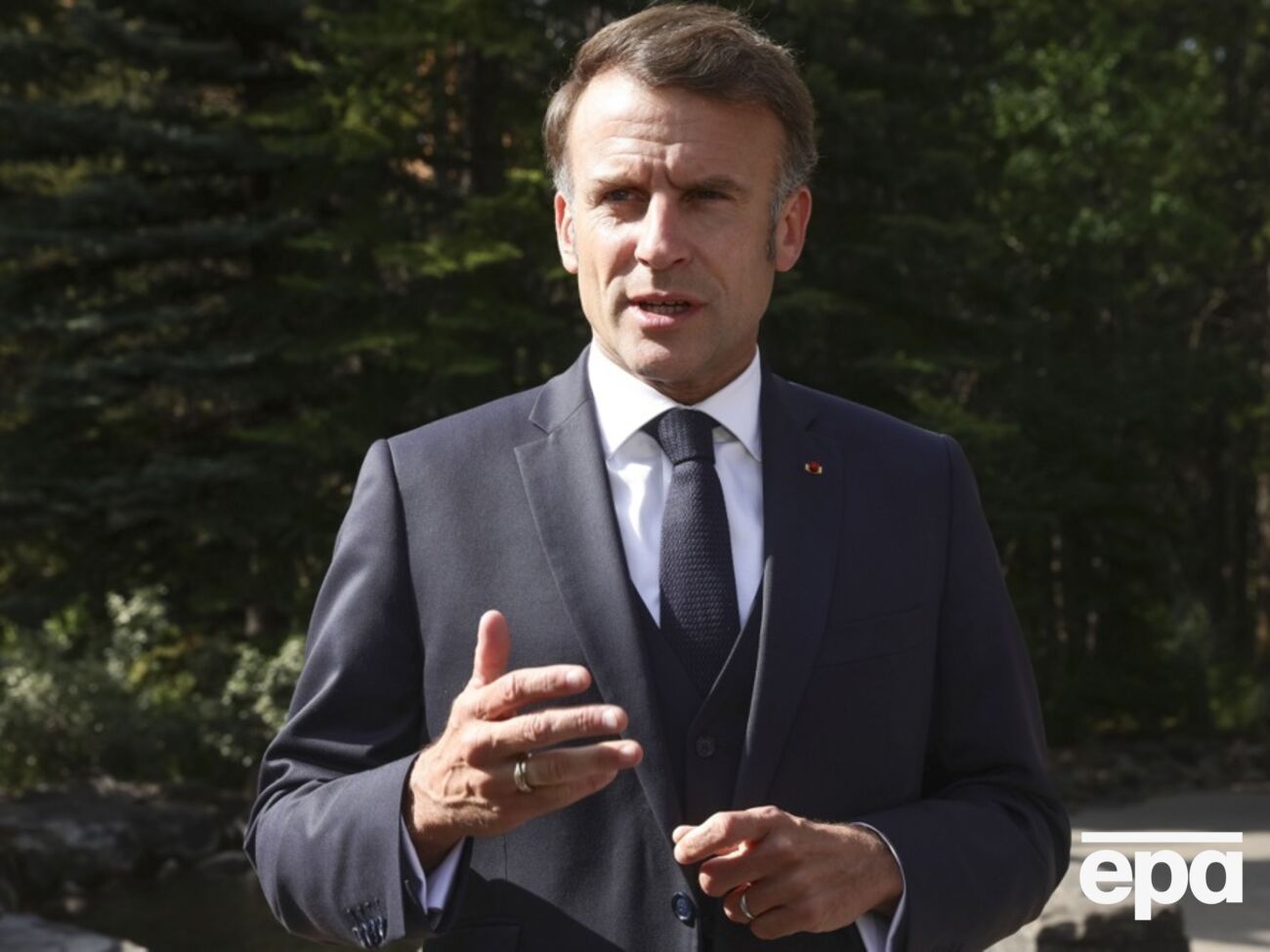 У Єлисейському палаці зазначили, що Макрон у розмові з Путіним наголосив на непохитній підтримці Францією суверенітету й територіальної цілісності України