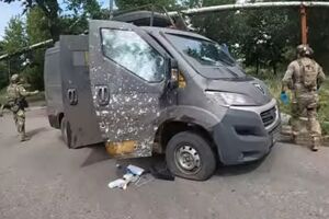 Автівку "Білих янголів" атакував дрон