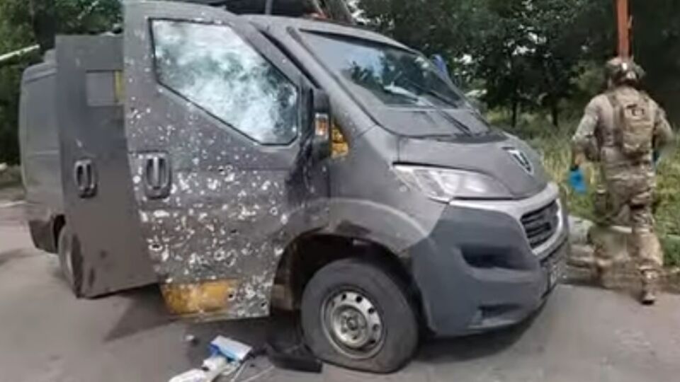 Автівку "Білих янголів" атакував дрон