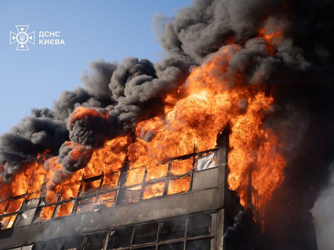 Після обстрілу у столиці були пожежі