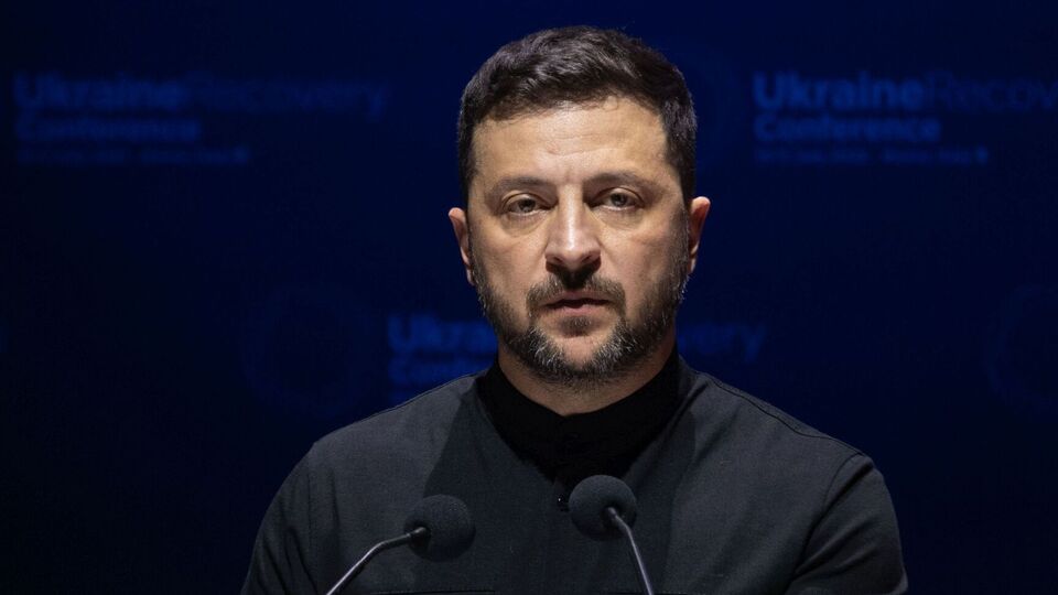 Зеленский призвал инвестировать в украинское производство дронов