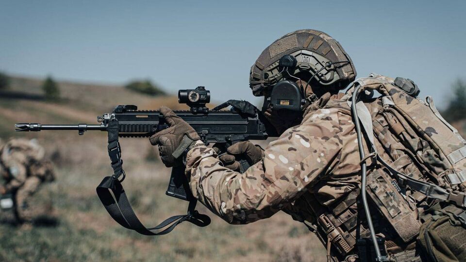 Кроме колумбийцев, в их штурмовой роте также служат добровольцы из Перу, Бразилии, Зимбабве, Италии и Мексики