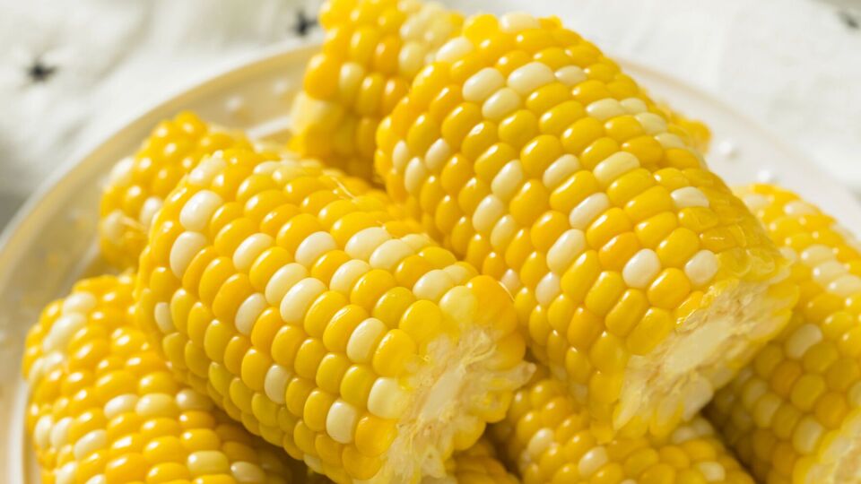 Кукурудзу потрібно запікати 20 хвилин