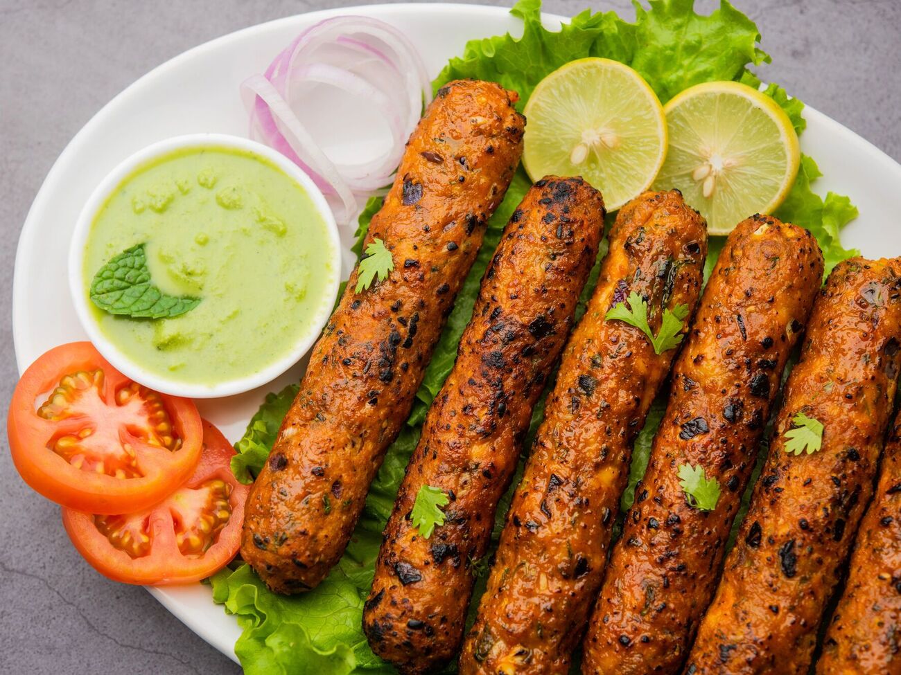 Люля-кебаб получится вкусным и ароматным