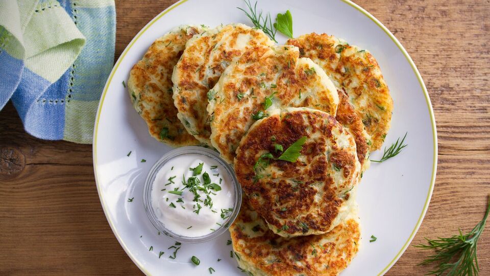 Пирожки готовят в два шага