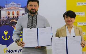 Фонд Рината Ахметова и центры поддержки переселенцев "ЯМариуполь" работают вместе три года