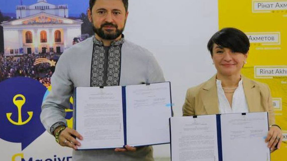 Фонд Рината Ахметова и центры поддержки переселенцев "ЯМариуполь" работают вместе три года