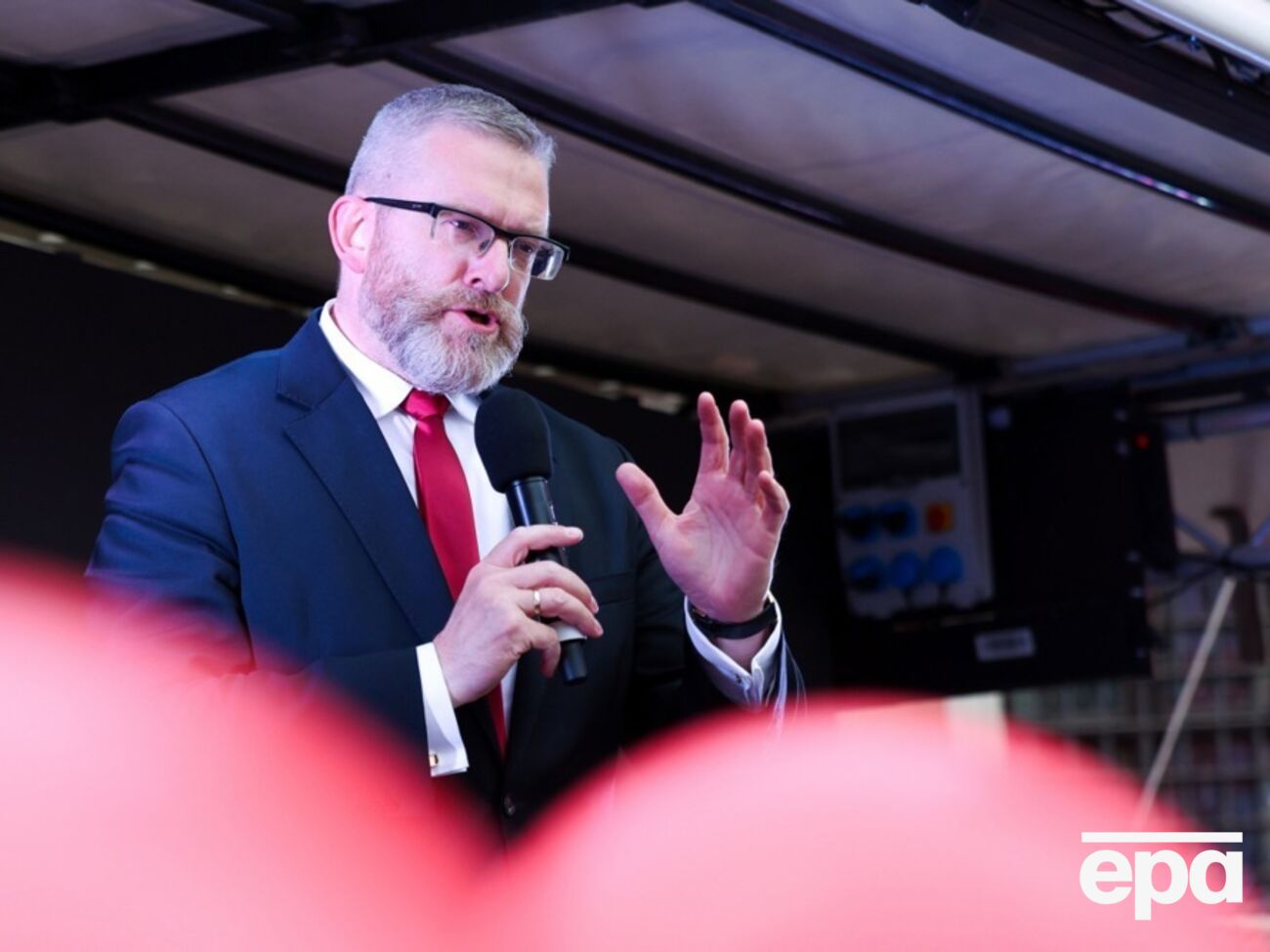 Прокуратура проводит расследование в связи с отрицанием Брауном нацистских преступлений