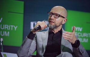 Яценюк: Нам потрібна як оборонна, так і атакувальна зброя