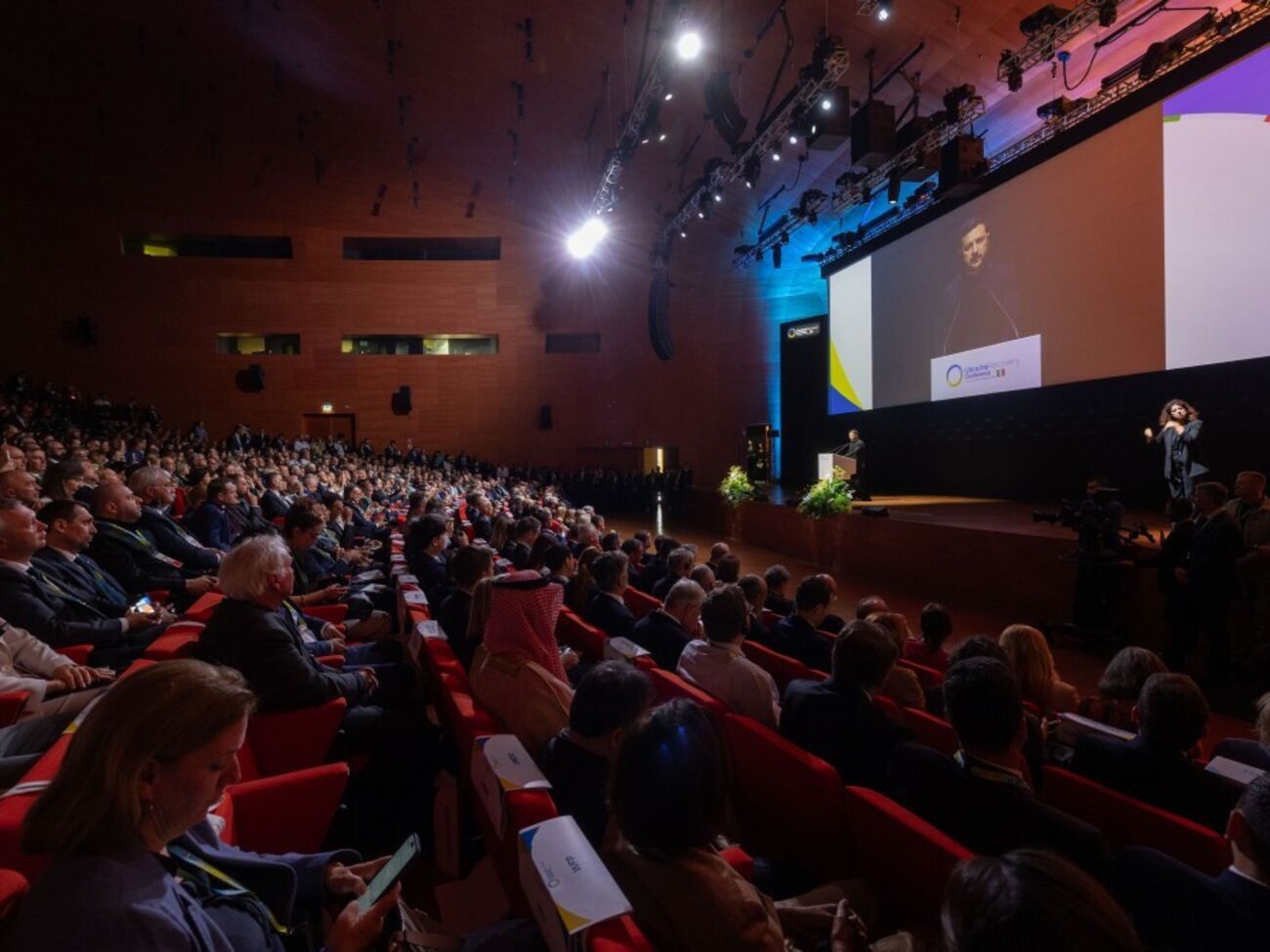 Мы готовы быть партнером для международных инвесторов, стремящихся участвовать в восстановлении, подчеркнула Емченко