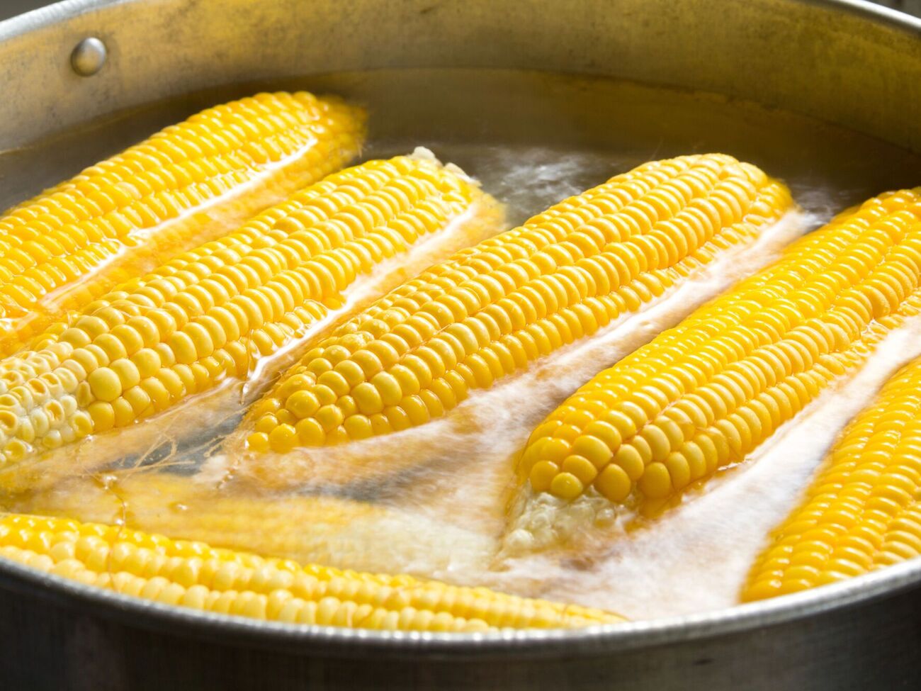 Кукурудзу потрібно варити 40 хвилин