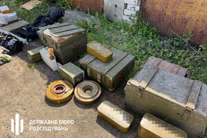 В обустройстве тайника подозревают двух гражданских и одного военнослужащего