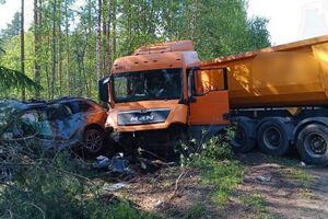 У фури нібито лопнуло колесо