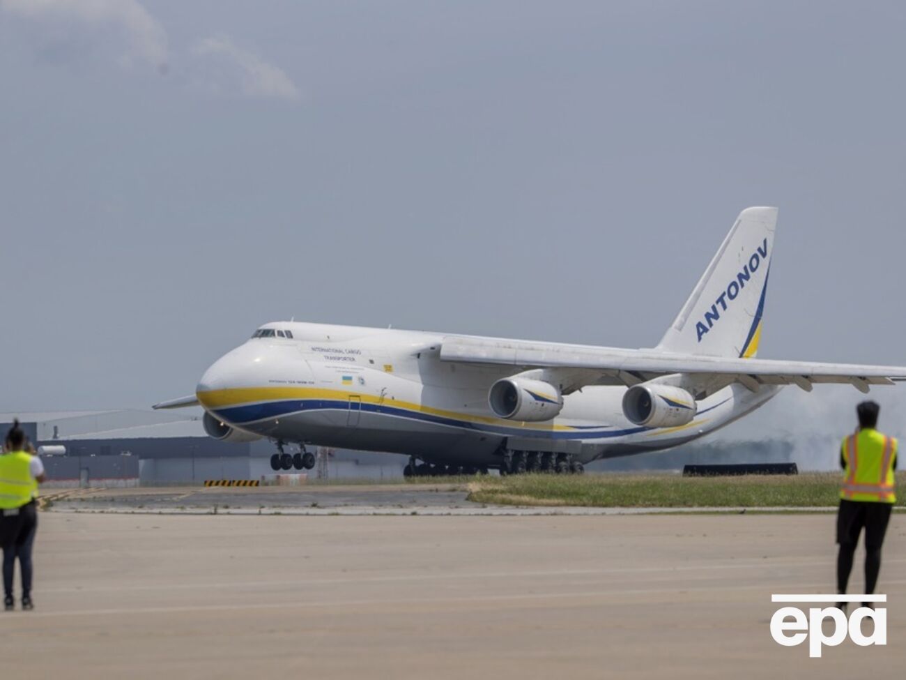 Над Киевской областью пролетел самолет